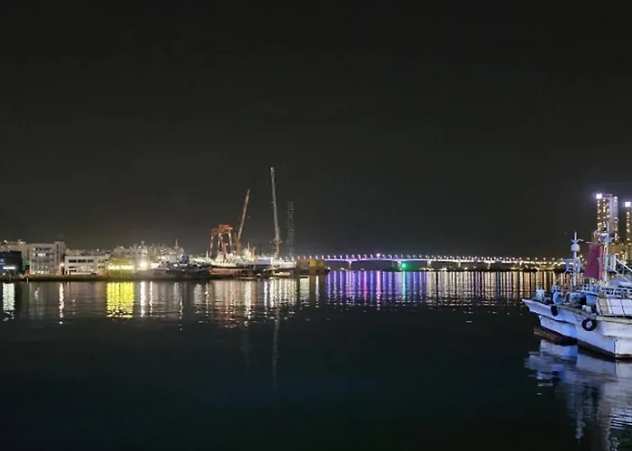 Bay 202 *
