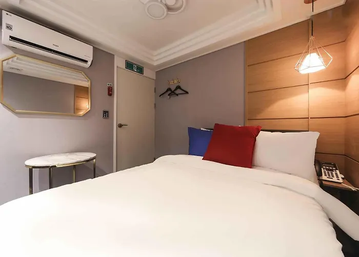 Bay 202 Hotel *